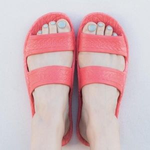 New Pink Waterproof Slip On Sandals Size 7